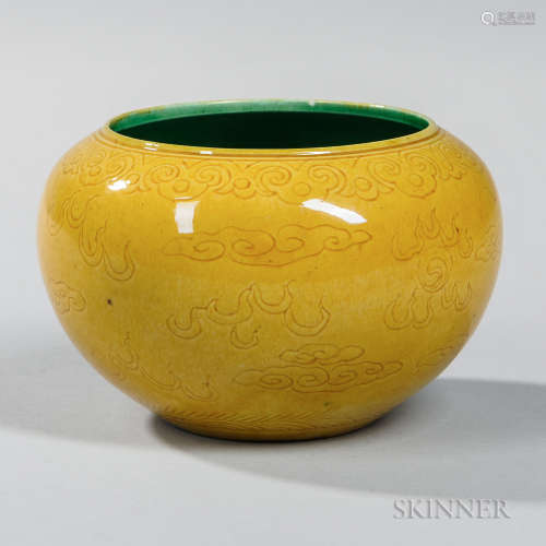 Yellow-glazed Alms Bowl 黄色釉瓷罐