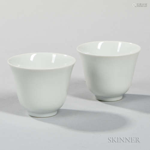 Pair of White Porcelain Cups 一对白瓷碗