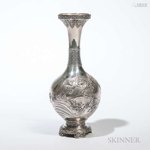 Silver Vase 银花瓶