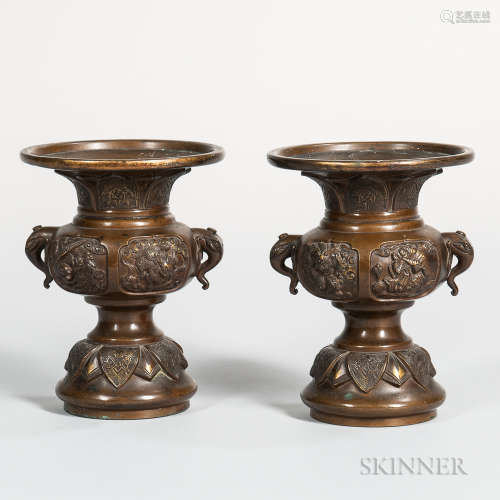 Pair of Bronze Vases 一对铜瓶