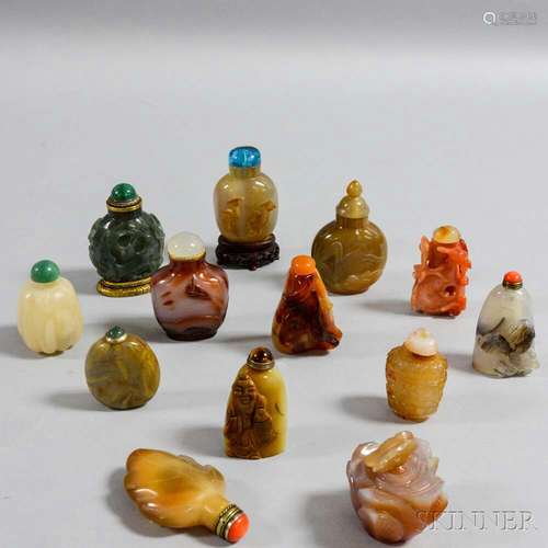 Thirteen Carved Hardstone Snuff Bottles 十三只玉石鼻烟壶