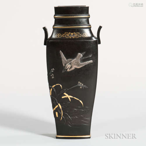 Mixed-metal-inlaid Iron Vase 混合金属铁花瓶