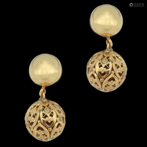 A PAIR OF 14K GOLD VICTORIAN EARRINGS