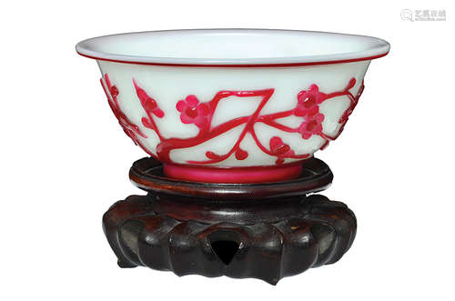 A CHINESE PEKING GLASS BOWL