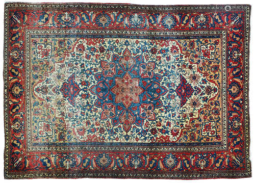 AN ANTIQUE PERSIAN BAKHTIAR RUG