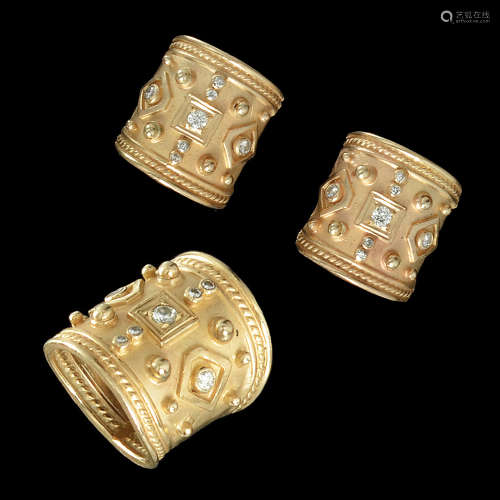 A PAIR OF 14K GOLD EARRING AND RING SET