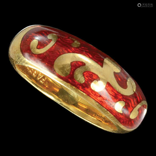 AN 18K GOLD FABERGE RING