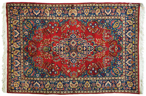 AN OLD PERSIAN KASHAN RUG