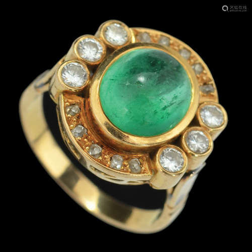 AN 18K GOLD RING