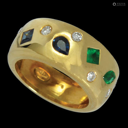 AN 18K GOLD RING