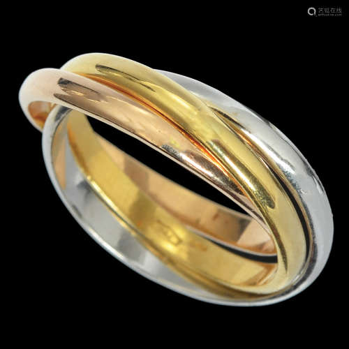 AN 18K THREE COLORS OF GOLD WEDDING RING