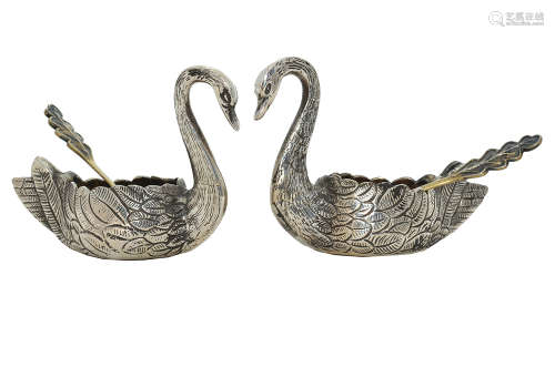 A PAIR OF SILVER SALTS