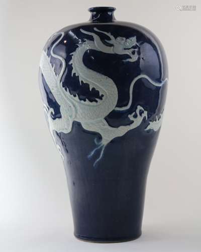 WHITE DRAGON MEI VASE