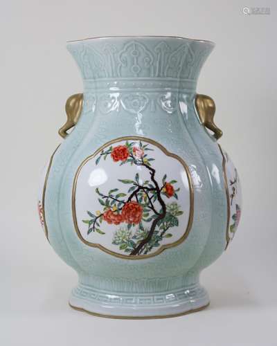 DAQING QIANLONG NIANZHI MARK DOUQING CELADON VASE