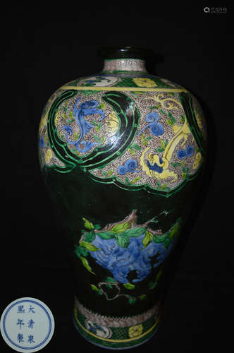 A SUSANCAI MEI VASE WITH KANGXI MARK