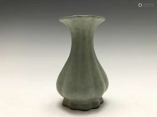 A LONGQUAN YAO VASE