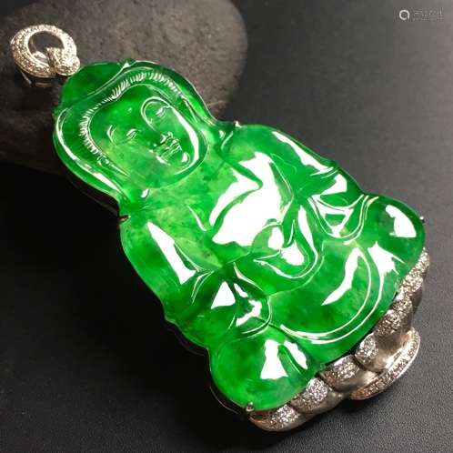 A JADEITE PENDANT