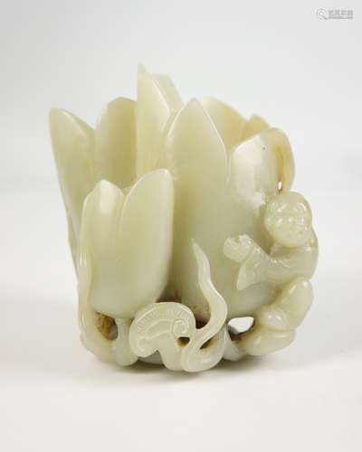 FLORAL DESIGN HETIAN WHITE JADE PENDANT