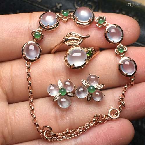 THREE PIECES OF JADEITE JEWELRY SET