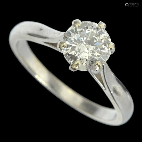 A 14K WHITE GOLD RING