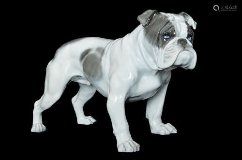 A ROSENTHAL PORCELAIN FIGURE OF A BULLDOG