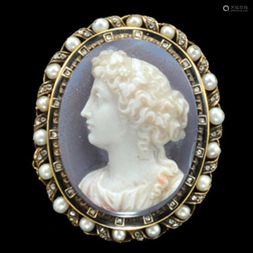 AN 18K GOLD AUSTRO-HUNGARIAN CAMEO PIN