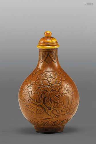 Carved Gourd Snuff Bottle, Qing-Dynasty