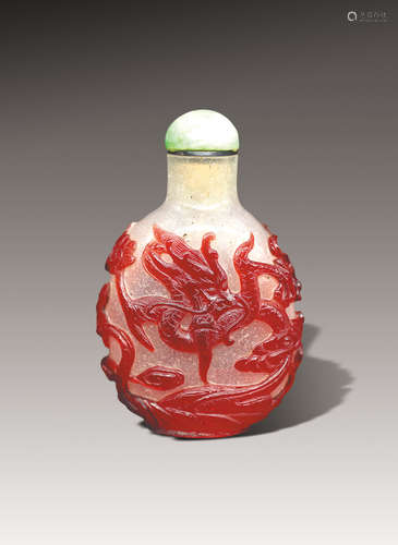 Red Overlay Snuff Bottle, Qing Dynasty