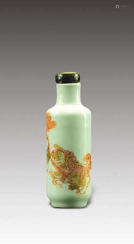 Alum-Red Snuff Bottle, Late Qing Dynasty