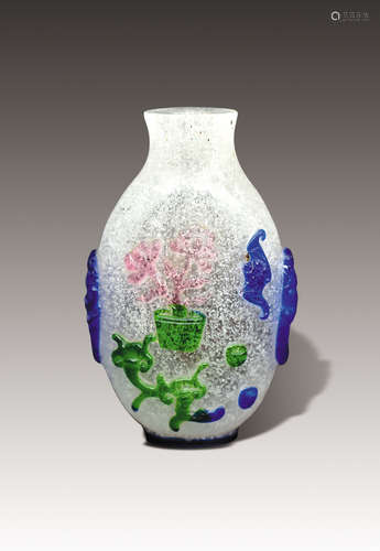 Three-color Overlay Snuff Bottle, Late-Qing Dynasty