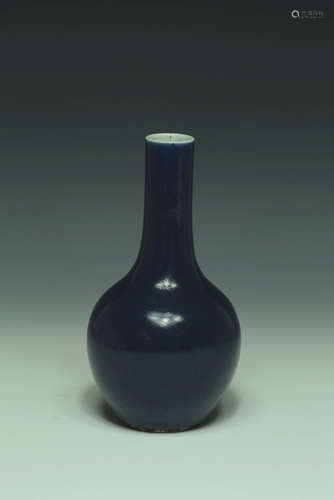 Blue-glazed Bottle Vase, Qing Dynasty