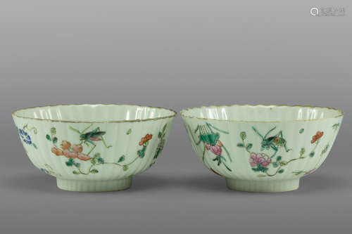 A Pair of Famille Rose Flower-shape Rim Bowls