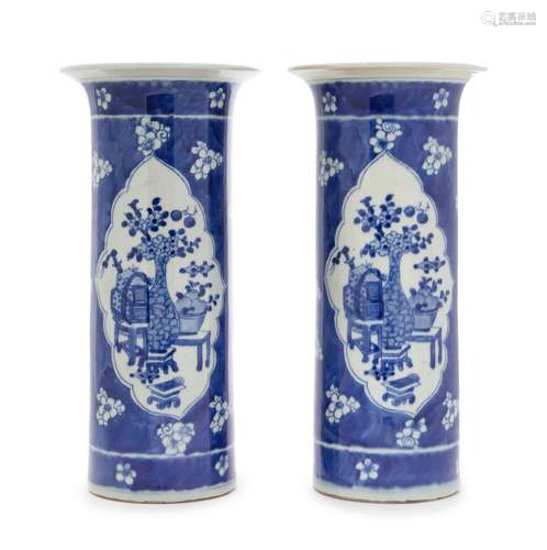 A Pair of Blue and White Porcelain Vases