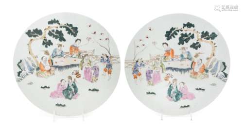 A Pair of Famille Rose Porcelain Circular Plaques