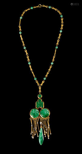 A Jadeite and Yellow Gold Mounted Necklace