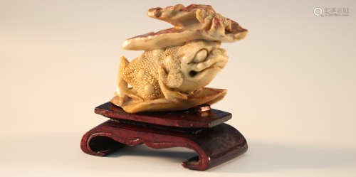 Chinese Republic Styled Chicken Blood Stoned Carved Three Fine Toad W:8cm H:6cm