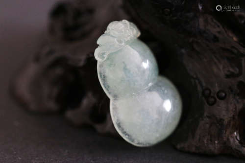 Natural Icy Jadeite Groud Shaped Pendant with Bat(8g)W:2cm H:3cm