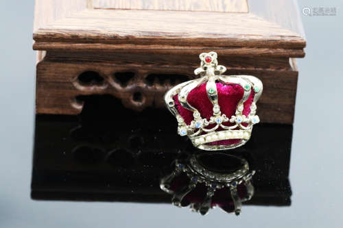 Queen Victoria Styled Crown Shaped Pin W:3cm H:4cm