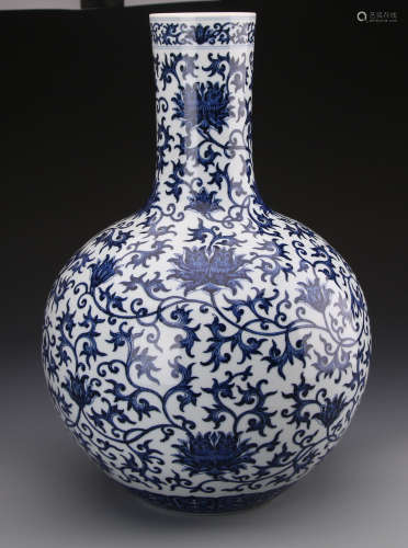 Chinese Blue and White Vase Painted with Twine Lotus Marked 