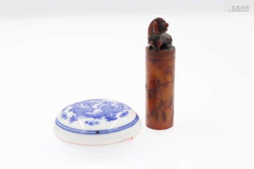 Chinese Seal/ Blue and White Porcelain Ink Box Painted With Dragon ( With Cinnabar Ink Inside) Marked 