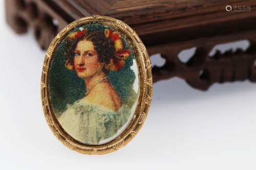 Queen Victoria Styled painted Pin L:4cm W:3cm