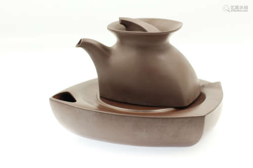 Chinese Yixing Glay Teapot with stand（damage on cap） L:14cm W:9cm H:9cm