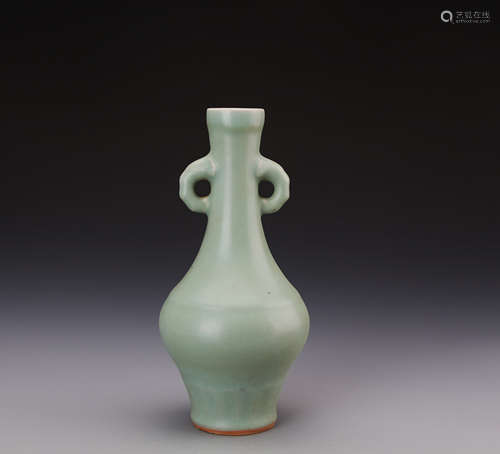 Chinese Song Styled Celadon Vase with Handles W:10cm H:25cm