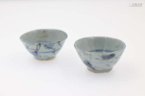 Chinese Pair of  Ming styled Blue and White Cup ( One Bottom Has Damage) W:6cm H:3cm