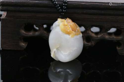 Chinese Hetian Jade Peach Shaped Pendant Carved with a Bug W:2cm H:3cm