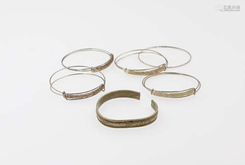 Queen Victoria Styled silver Bangle sets (6 pieces)