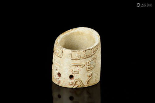 JADE CARVED TAOTIE MASK THUMB RING