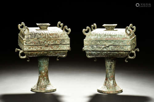 PAIR OF ARCHAIC BRONZE 'TAOTIE' RITUAL VESSELS, DOU