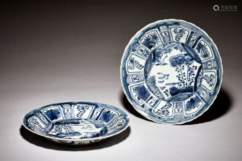 PAIR OF BLUE AND WHITE EXPORT DISHES
