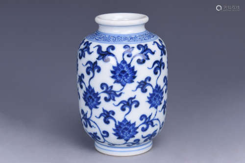 BLUE AND WHITE 'FLOWERS' VASE